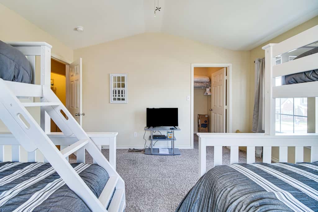 Half-Mi to Grand Lake: Townhome w/ Hot Tub