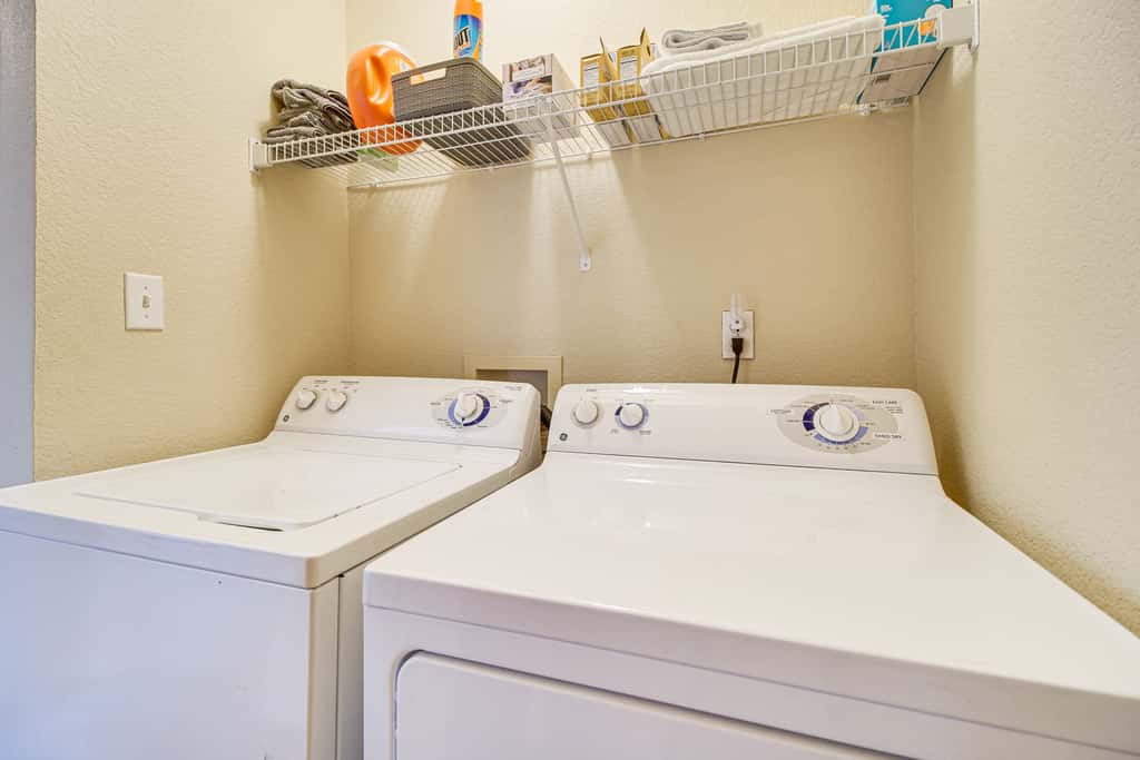 Half-Mi to Grand Lake: Townhome w/ Hot Tub