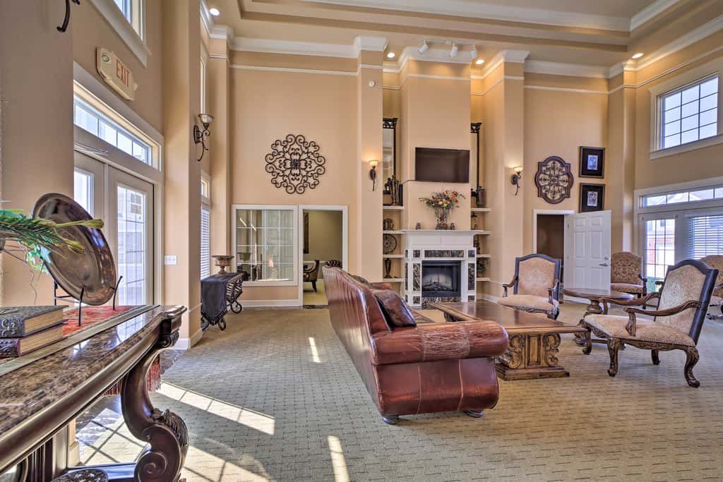 Half-Mi to Grand Lake: Townhome w/ Hot Tub