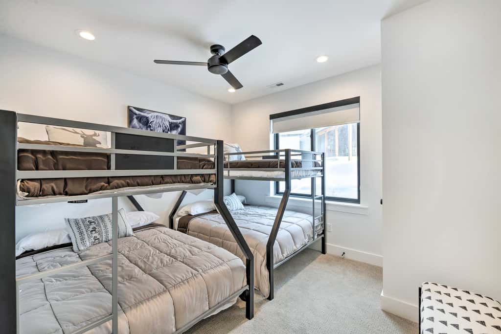 Mountain-View Townhome Near Powder Mountain!