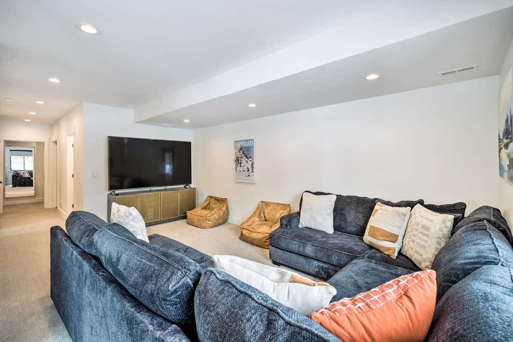 Mountain-View Townhome Near Powder Mountain!