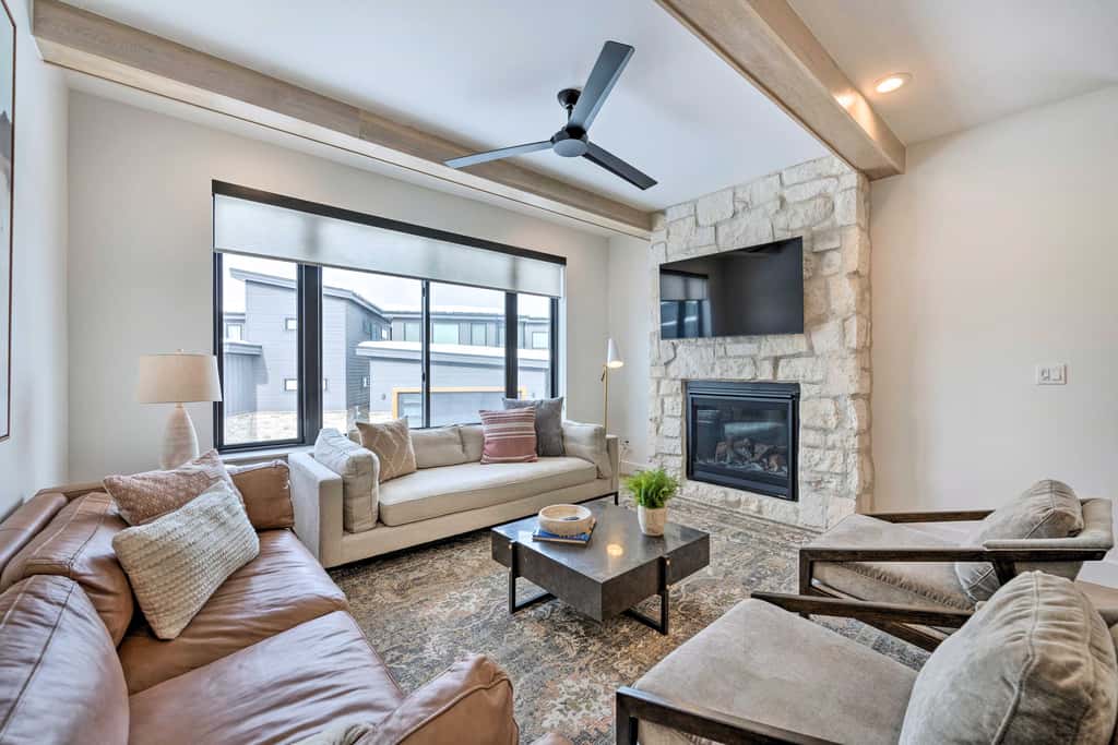 Mountain-View Townhome Near Powder Mountain!