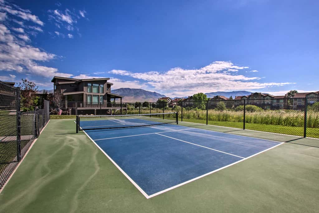 Mountain-View Townhome Near Powder Mountain!