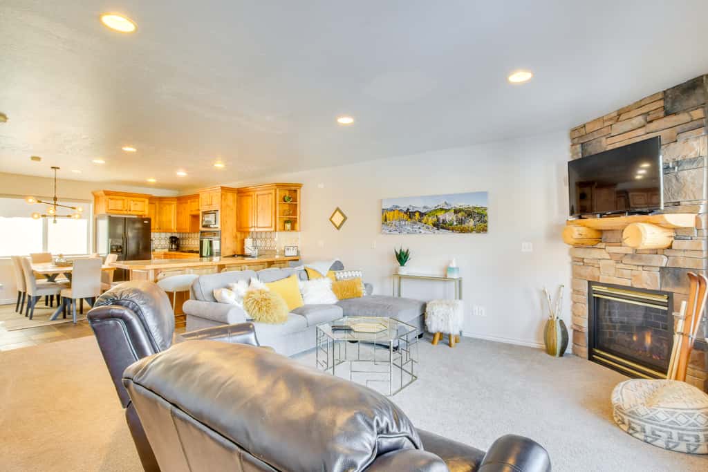6 Mi to Powder Mtn w/ Shuttle: Cozy Eden Condo!