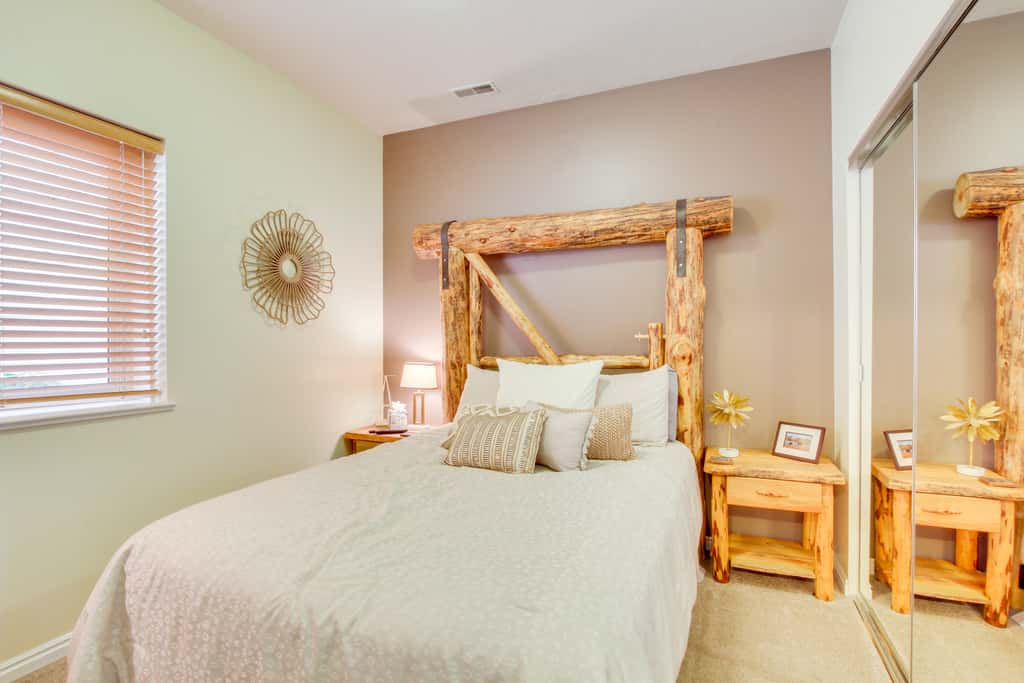 6 Mi to Powder Mtn w/ Shuttle: Cozy Eden Condo!