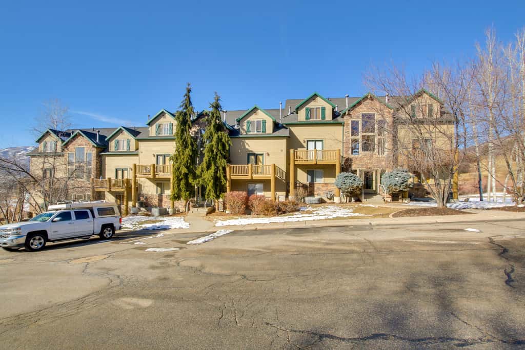 6 Mi to Powder Mtn w/ Shuttle: Cozy Eden Condo!