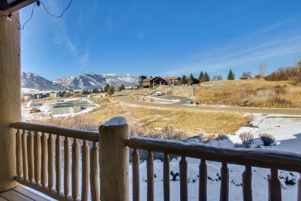 6 Mi to Powder Mtn w/ Shuttle: Cozy Eden Condo!