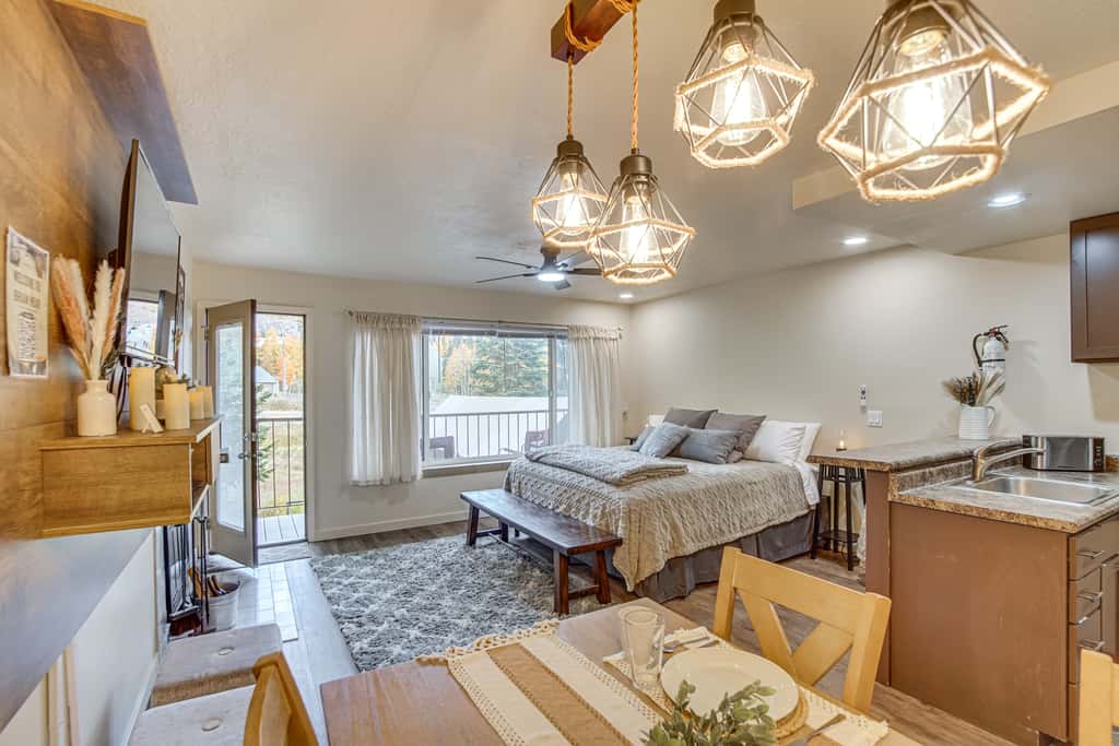 Brian Head Studio Condo w/ Balcony + Mountain View