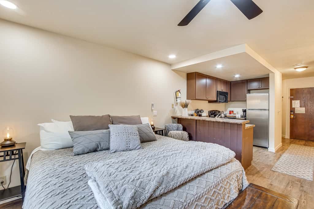 Brian Head Studio Condo w/ Balcony + Mountain View
