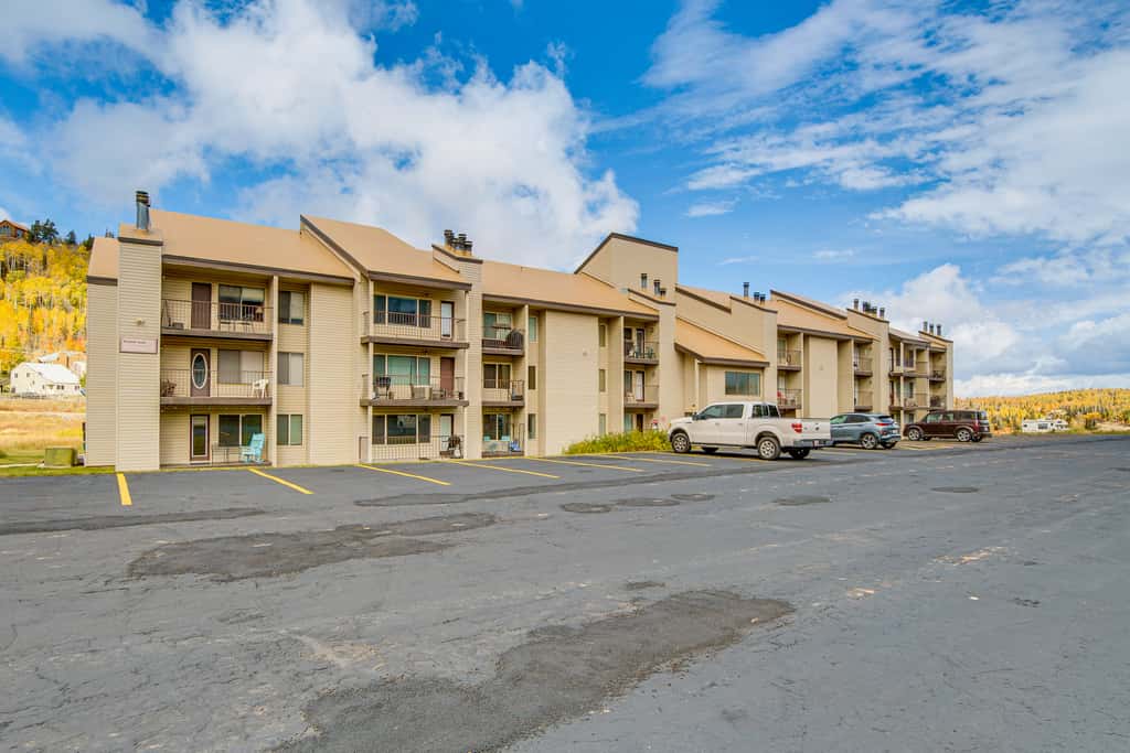Brian Head Studio Condo w/ Balcony + Mountain View