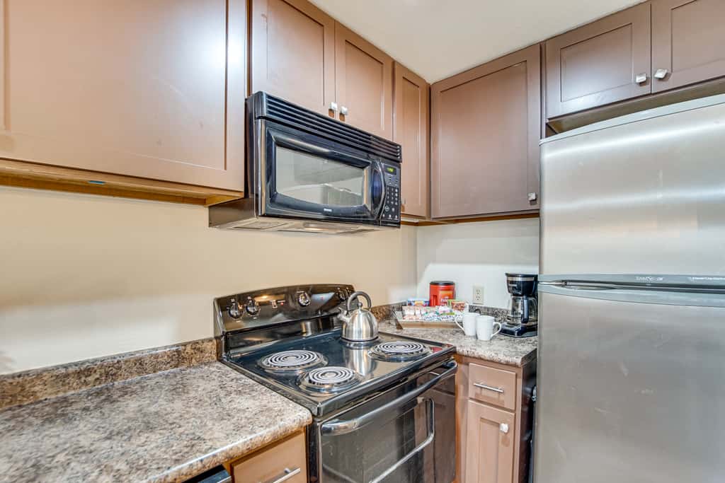 Brian Head Studio Condo w/ Balcony + Mountain View