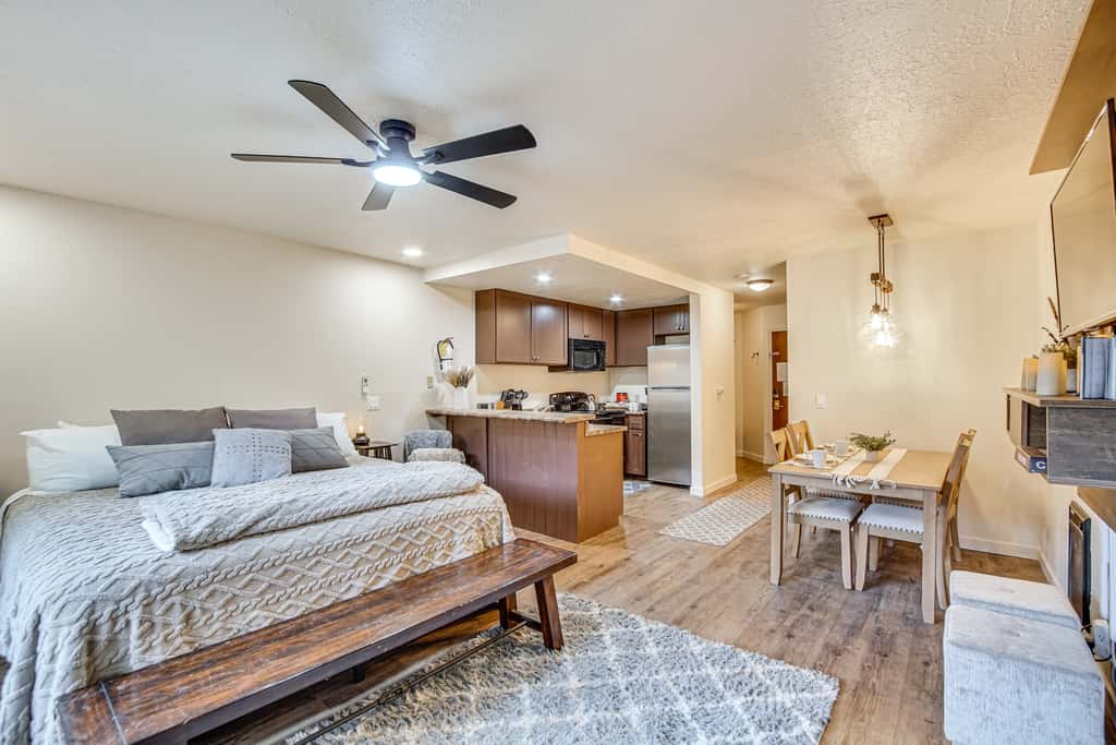 Brian Head Studio Condo w/ Balcony + Mountain View