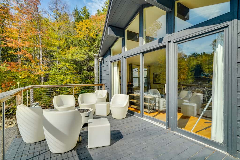 Luxe 5,000 Sq Ft Retreat: 5 Mi to Stratton Resort