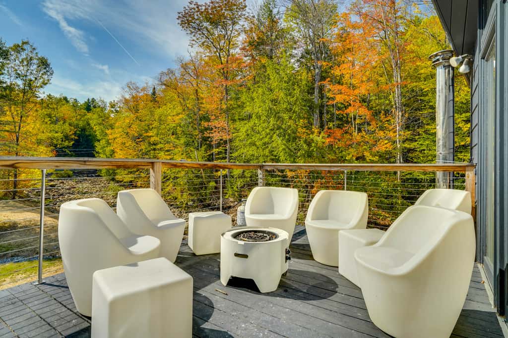 Luxe 5,000 Sq Ft Retreat: 5 Mi to Stratton Resort