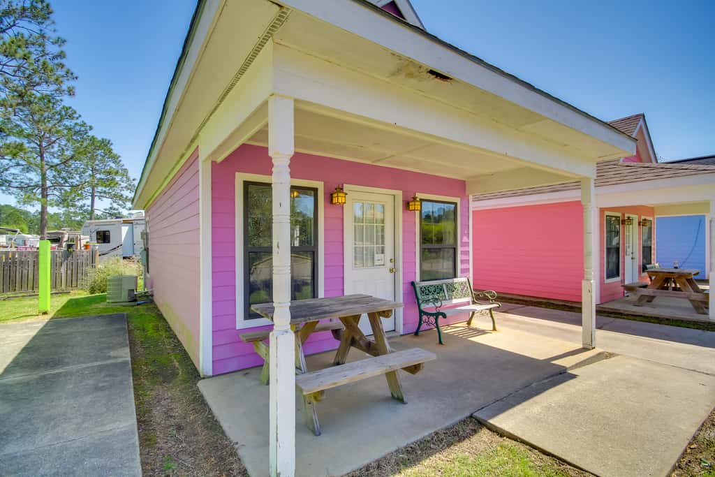 Biloxi Resort Cottage w/ Pool & Lake Access!
