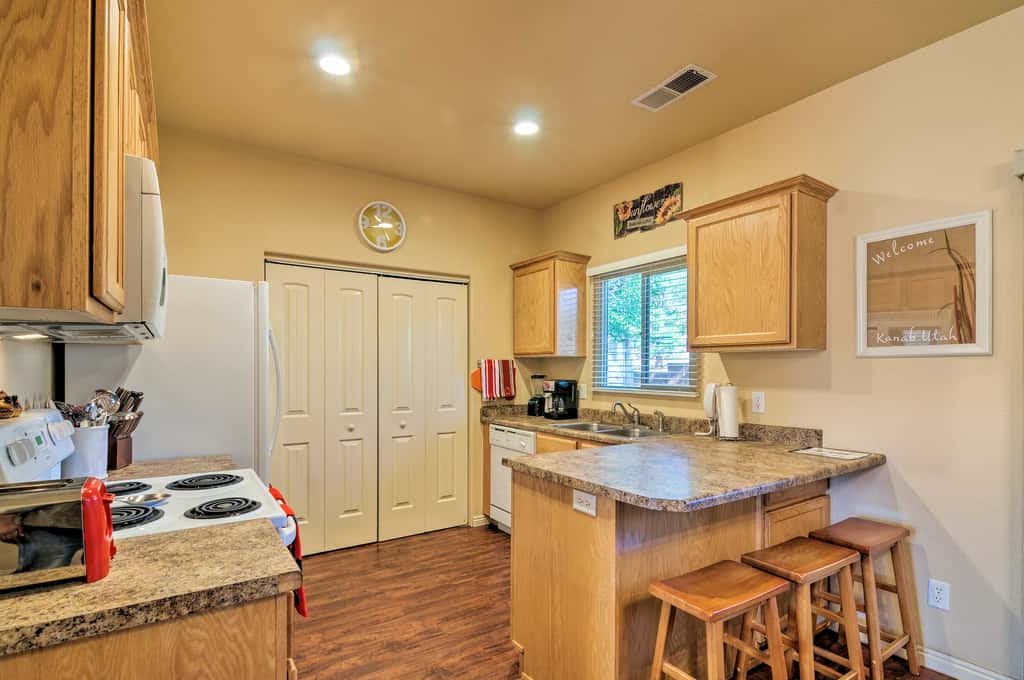 Kanab Condo w/ Pool & AC < 1 Mi to Attractions!