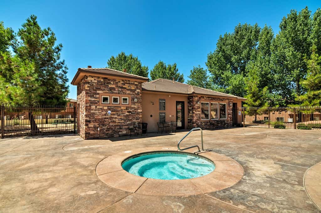 Kanab Condo w/ Pool & AC < 1 Mi to Attractions!