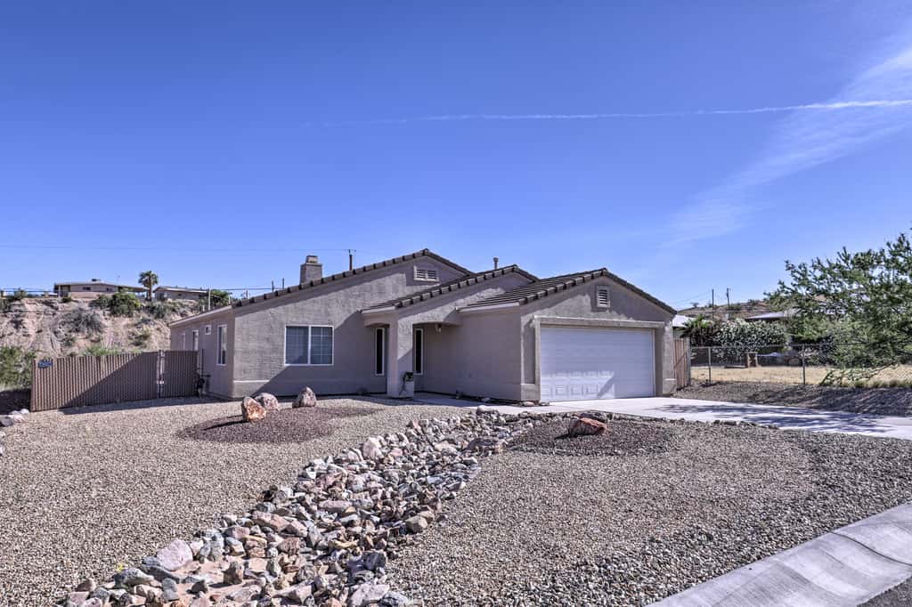Inviting Retreat w/ Patio < 1 Mi to Colorado River