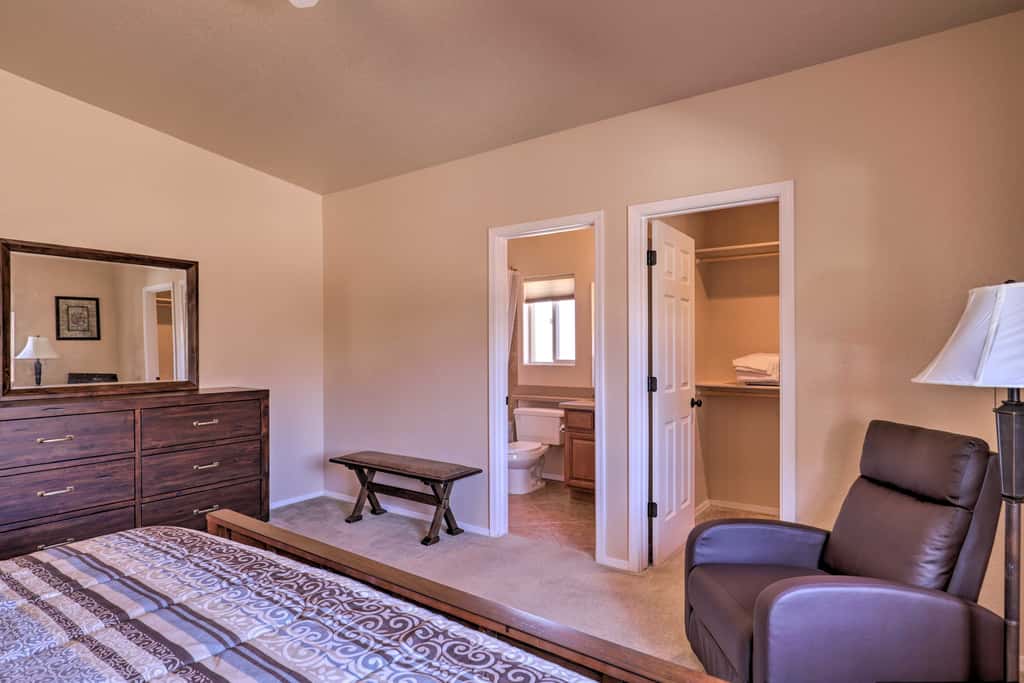 Inviting Retreat w/ Patio < 1 Mi to Colorado River
