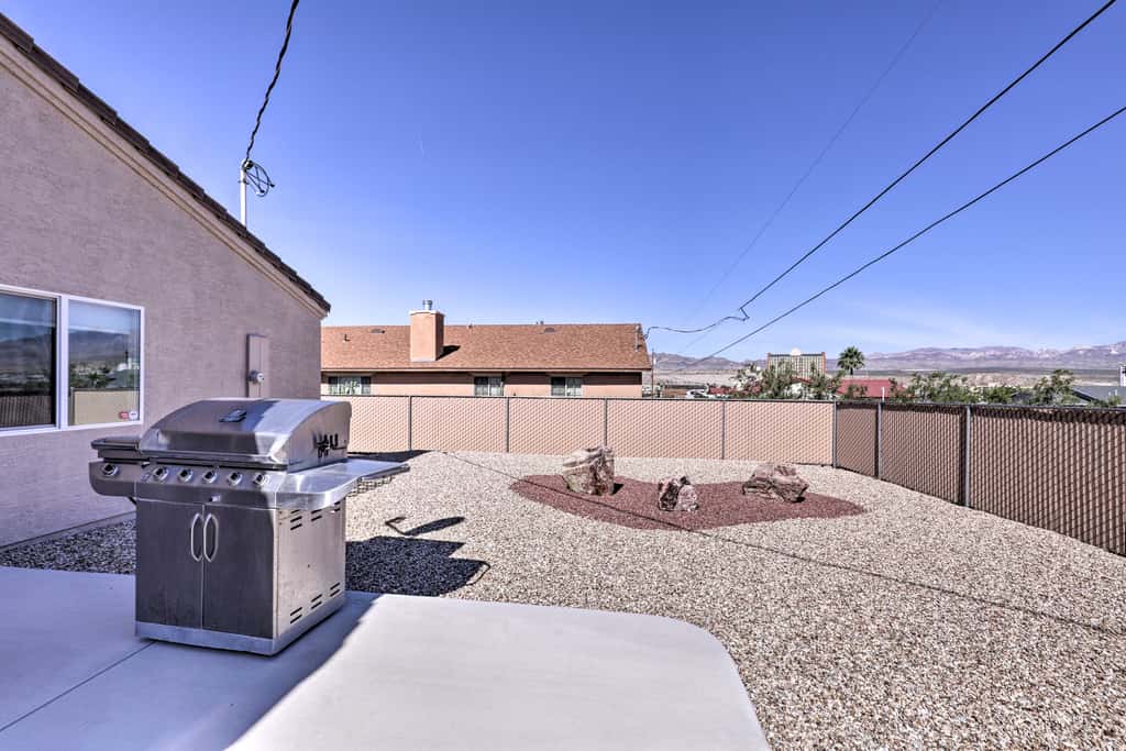 Inviting Retreat w/ Patio < 1 Mi to Colorado River