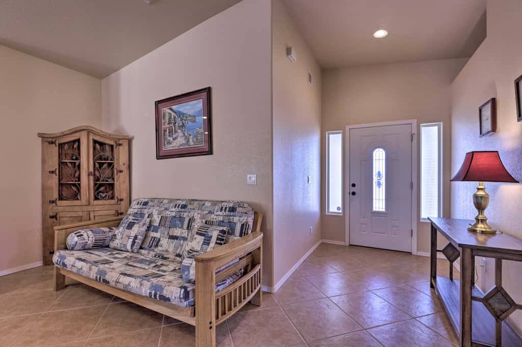 Inviting Retreat w/ Patio < 1 Mi to Colorado River