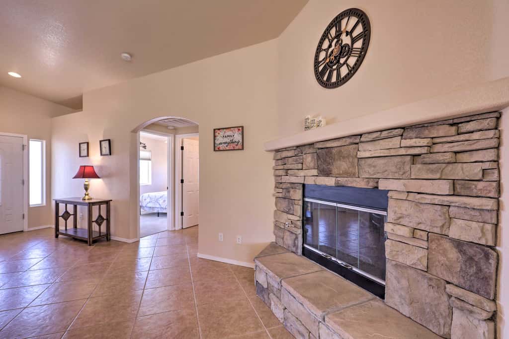 Inviting Retreat w/ Patio < 1 Mi to Colorado River