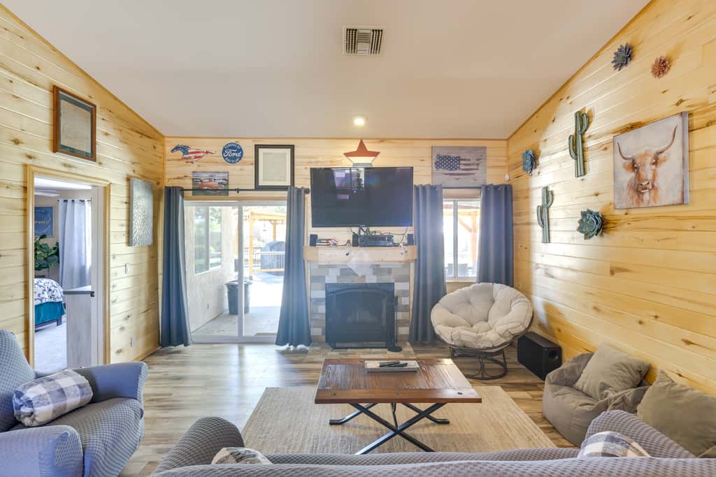 Lovely Bullhead City Retreat w/ Pool and Hot Tub