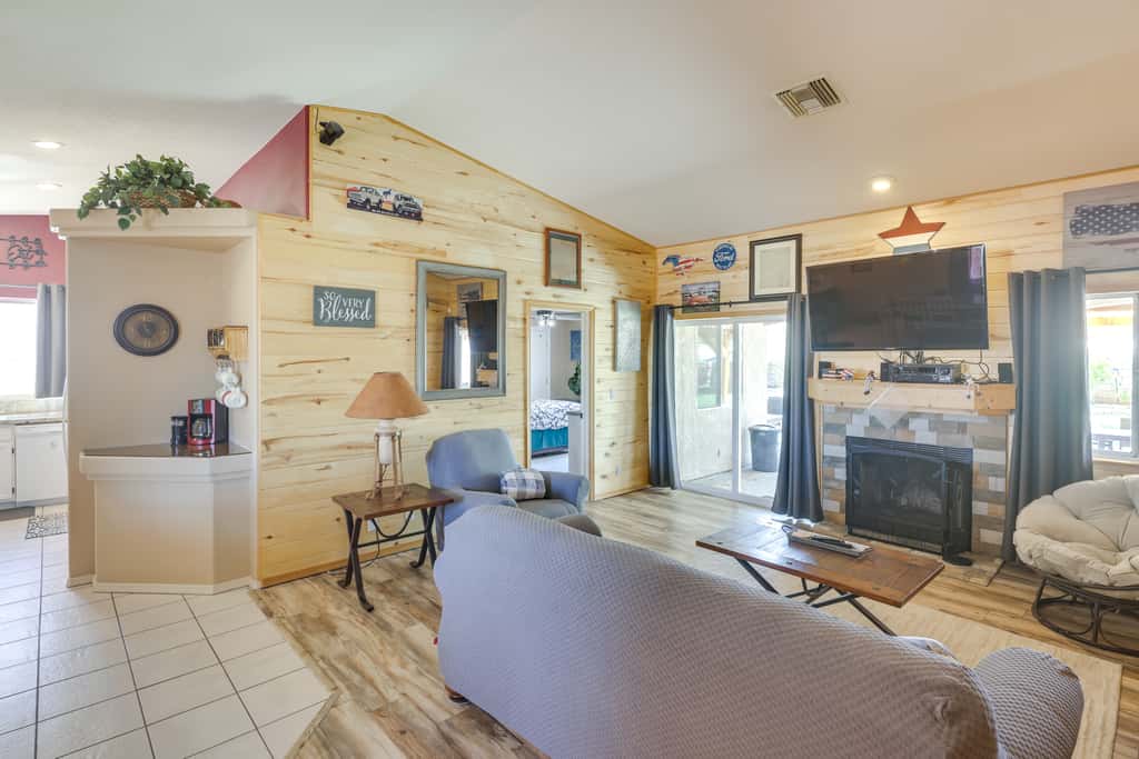 Lovely Bullhead City Retreat w/ Pool and Hot Tub