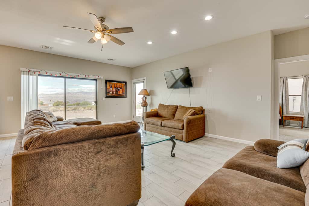 7 Mi to Golf: Mtn-View Retreat in Bullhead City