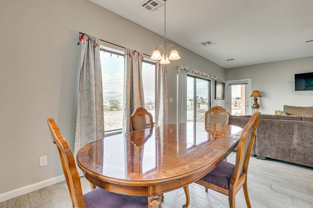 7 Mi to Golf: Mtn-View Retreat in Bullhead City