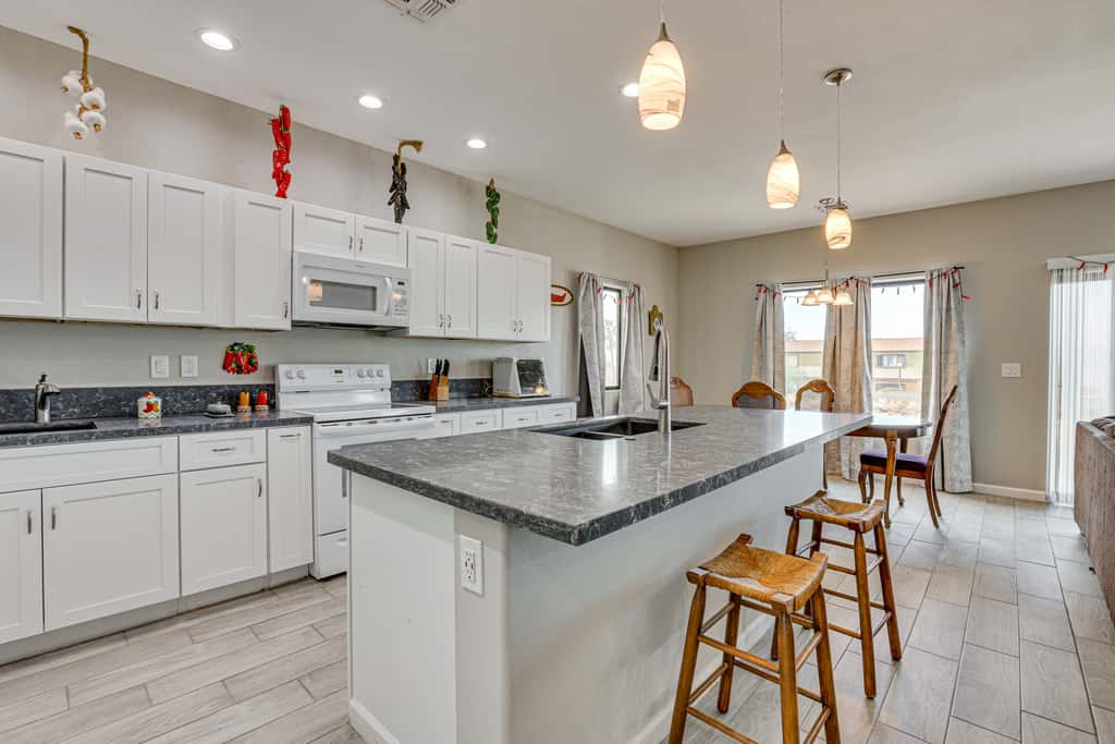 7 Mi to Golf: Mtn-View Retreat in Bullhead City