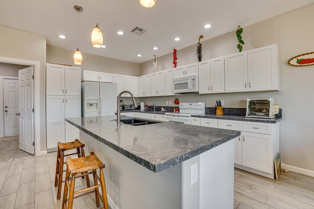 7 Mi to Golf: Mtn-View Retreat in Bullhead City