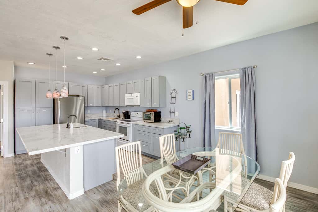 4 Mi to Casinos: Mtn-View Home in Bullhead City!