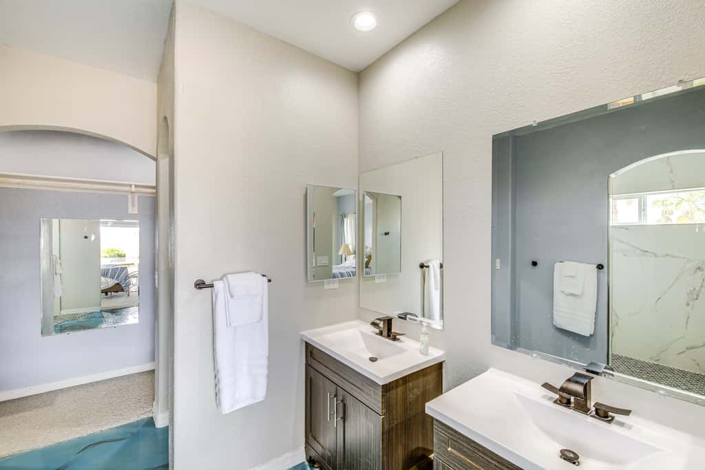 4 Mi to Casinos: Mtn-View Home in Bullhead City!