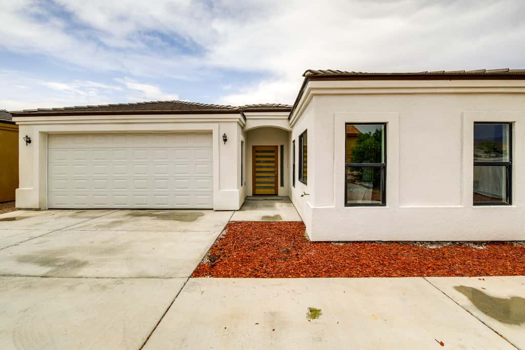 4 Mi to Casinos: Mtn-View Home in Bullhead City!