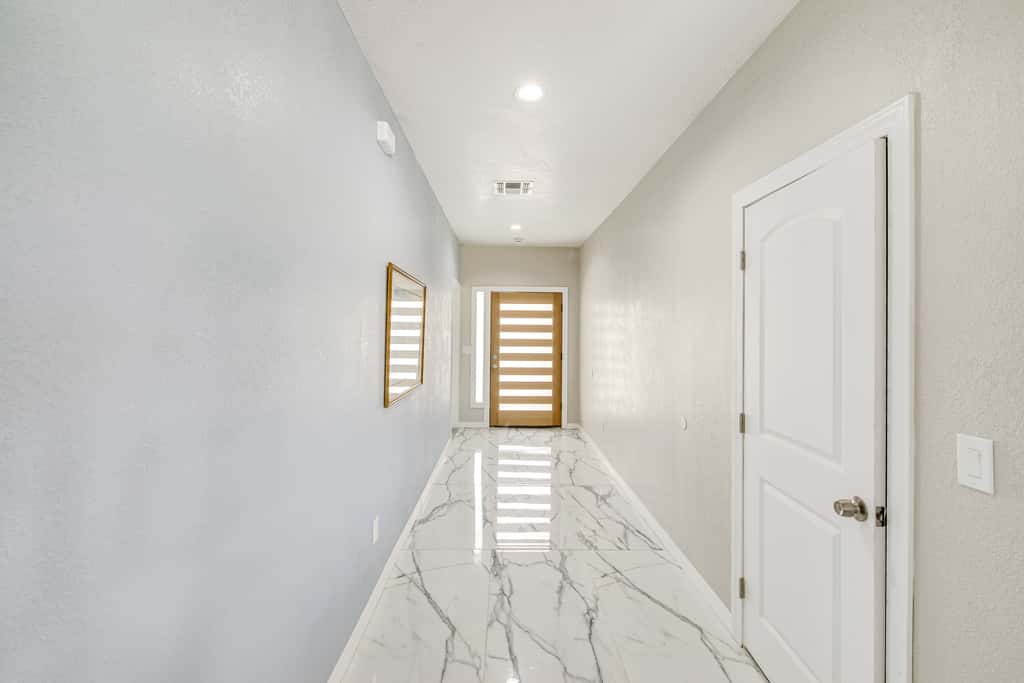 4 Mi to Casinos: Mtn-View Home in Bullhead City!