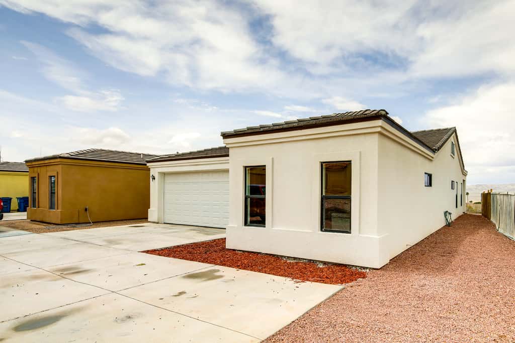 4 Mi to Casinos: Mtn-View Home in Bullhead City!