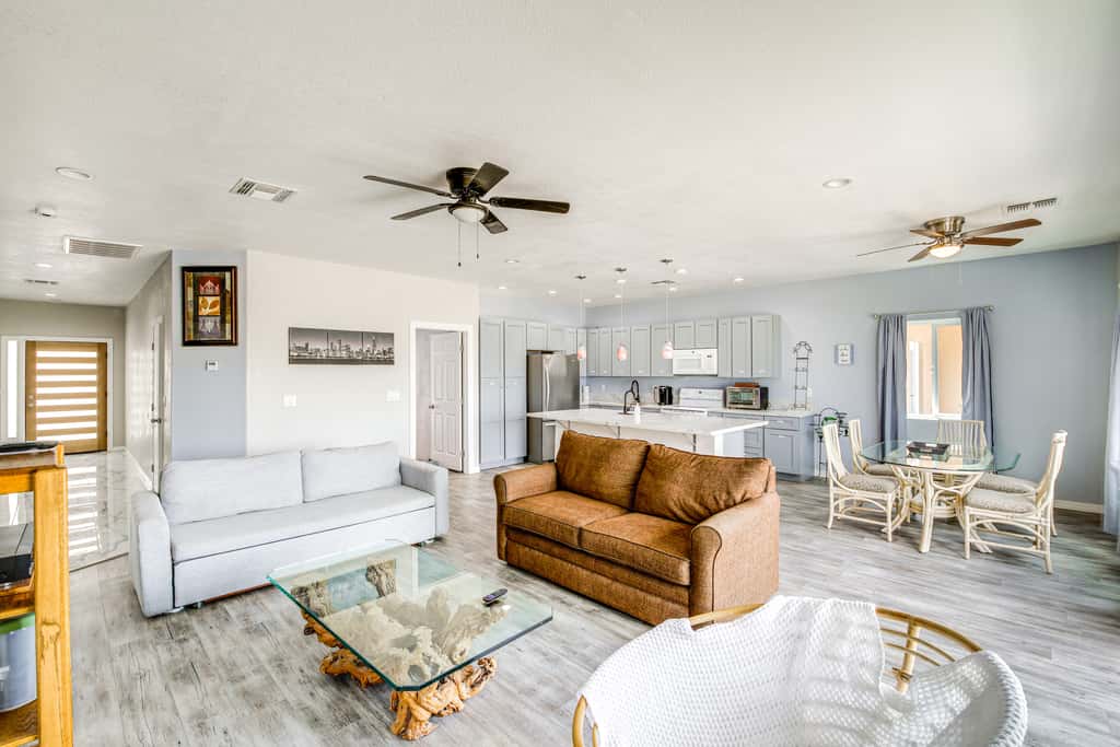 4 Mi to Casinos: Mtn-View Home in Bullhead City!