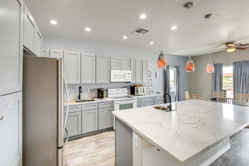 4 Mi to Casinos: Mtn-View Home in Bullhead City!