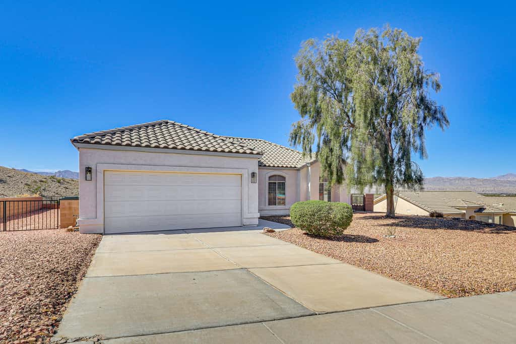 Desert Getaway w/ Serene Views in Bullhead City!