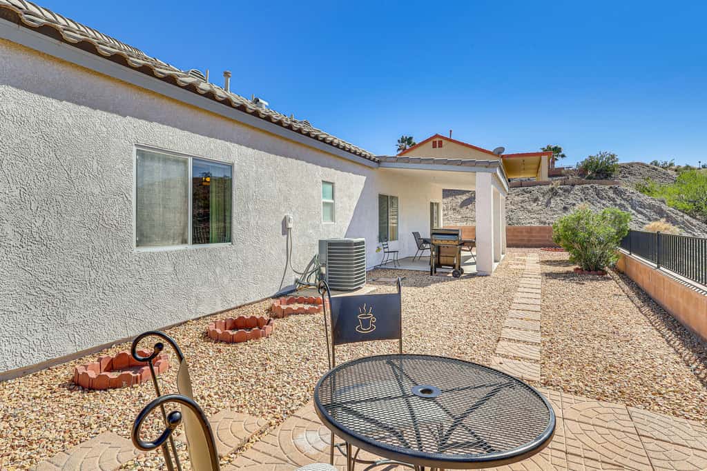 Desert Getaway w/ Serene Views in Bullhead City!