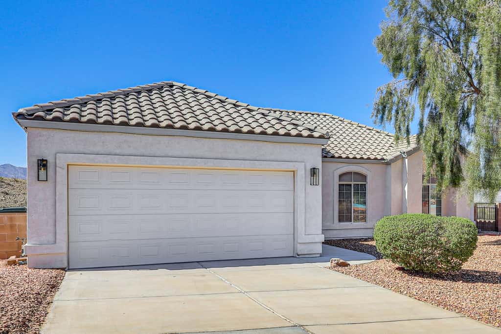 Desert Getaway w/ Serene Views in Bullhead City!