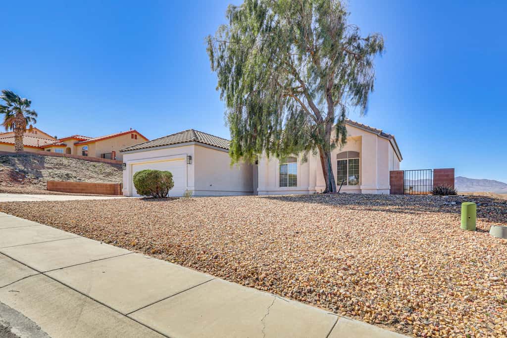 Desert Getaway w/ Serene Views in Bullhead City!