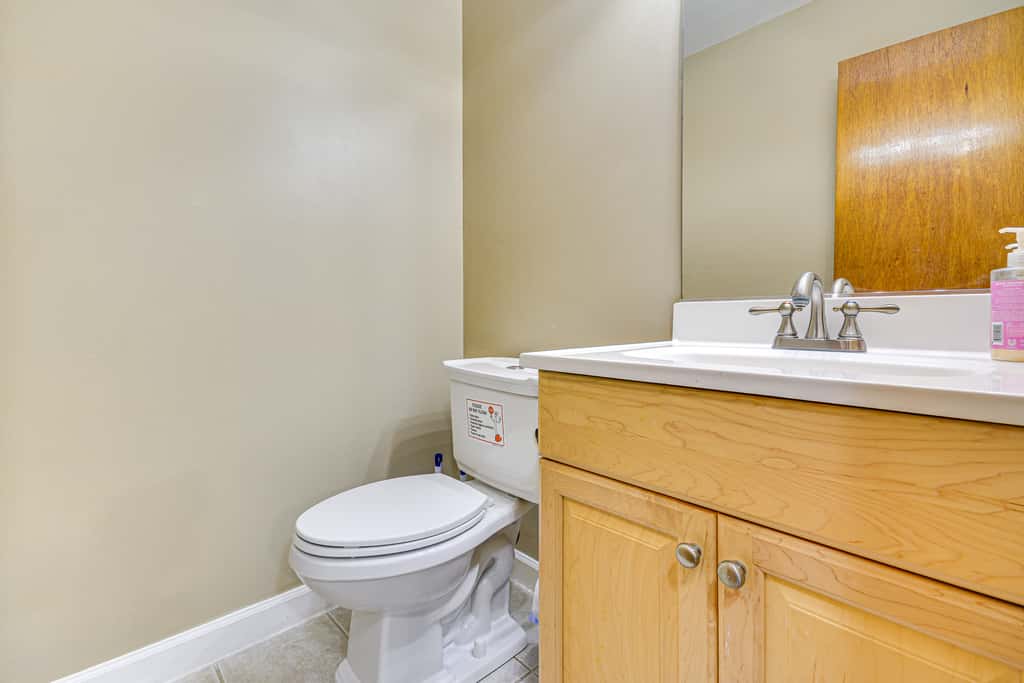 2 Mi to High Point University: Townhome w/ Patio