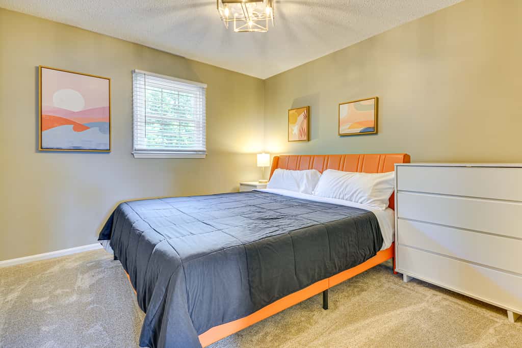 2 Mi to High Point University: Townhome w/ Patio