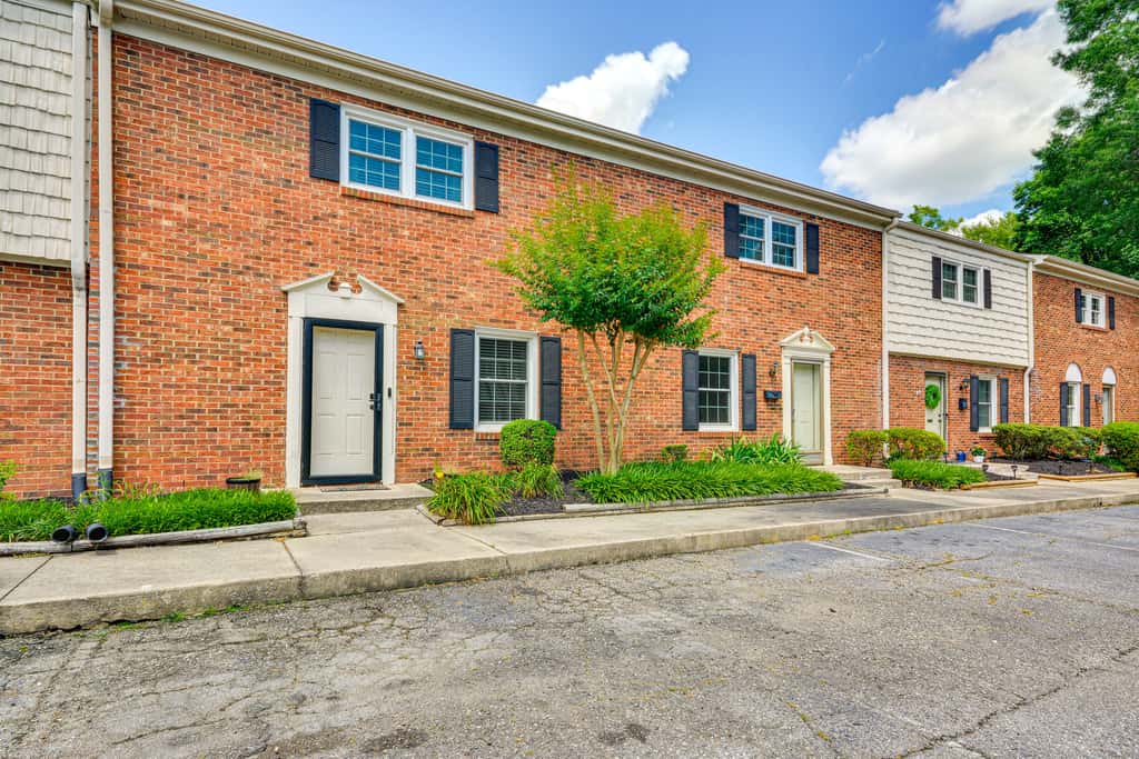 2 Mi to High Point University: Townhome w/ Patio