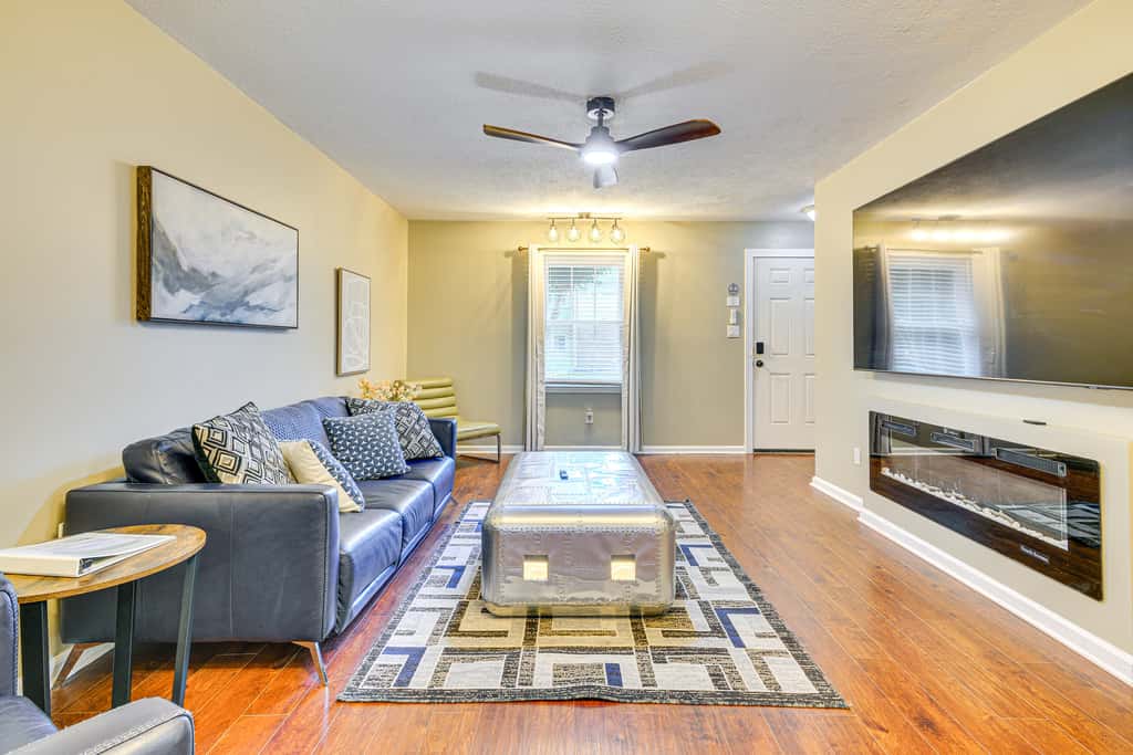 2 Mi to High Point University: Townhome w/ Patio