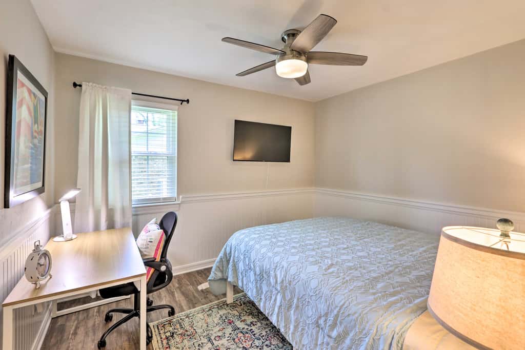 ~ 8 Mi to FSU: Bright Tallahassee Retreat!