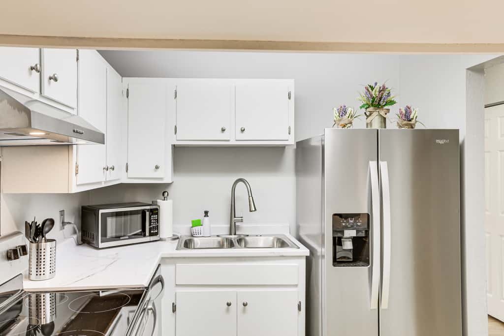Updated Tallahassee Townhome: 3 Mi to Downtown!