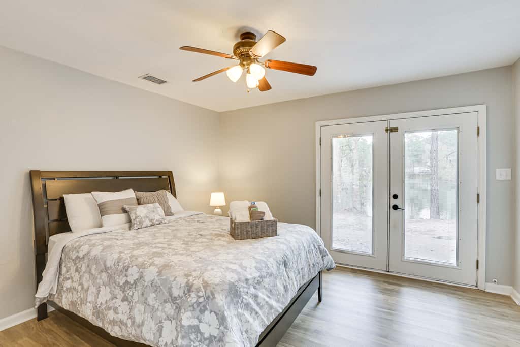 Updated Tallahassee Townhome: 3 Mi to Downtown!